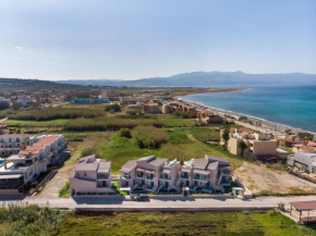 Aegean Breeze Luxury Apartments next to the sea